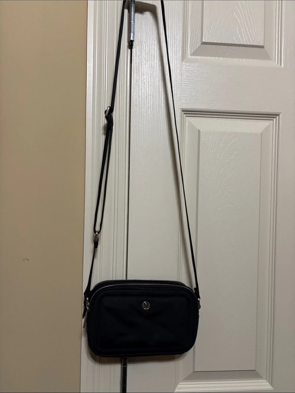lululemon athletica Black Men's Crossbody Messenger Bag